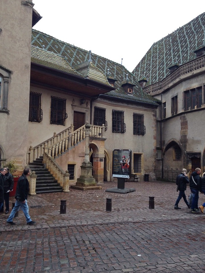 Das 1480 errichtete Koïfhus, elsässisch für Kaufhaus, in der Altstadt von Colmar