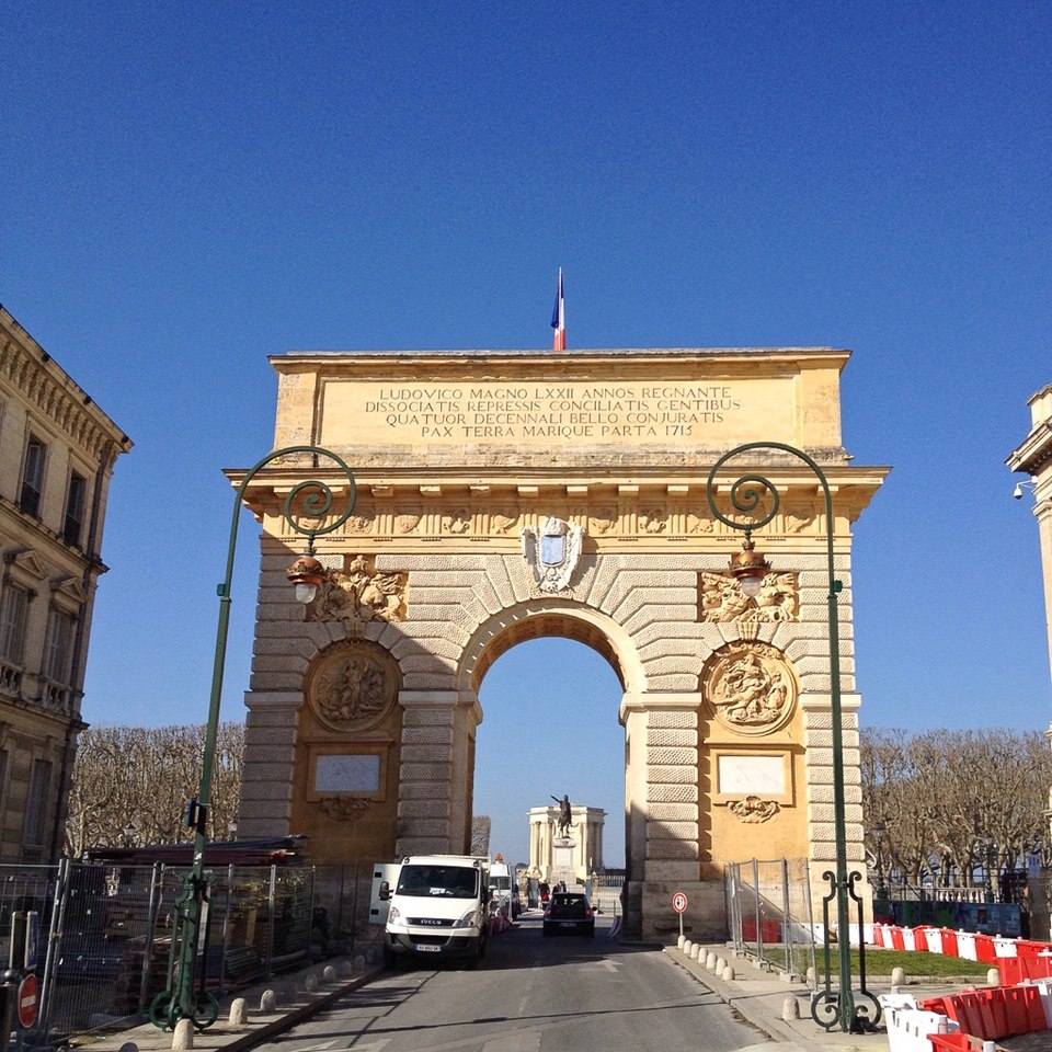 Der Triumphbogen Porte du Peyrou in Montpellier