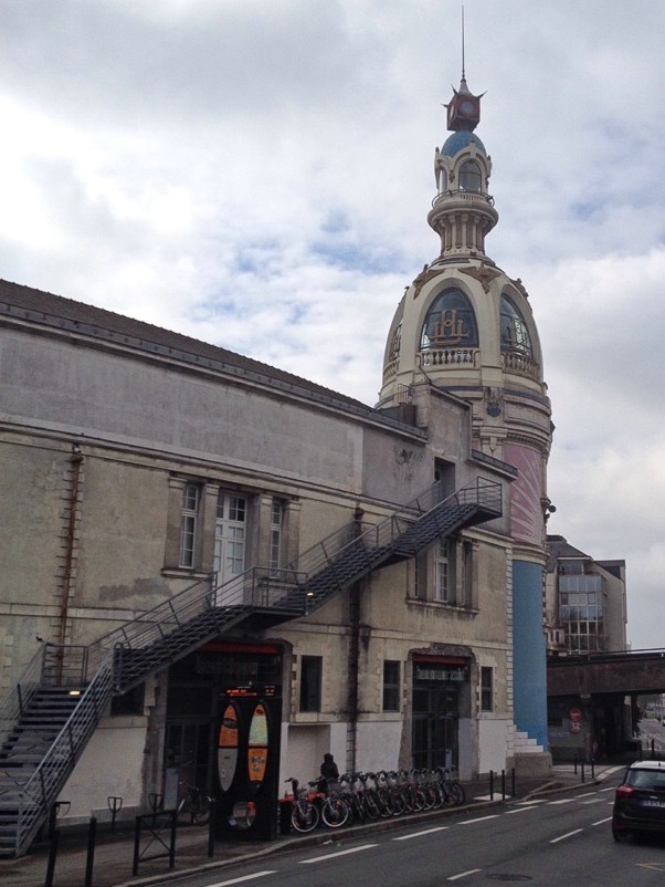 Der Tour LU, der Turm der früheren Keksfabrik Lefèvre-Utile in Nantes