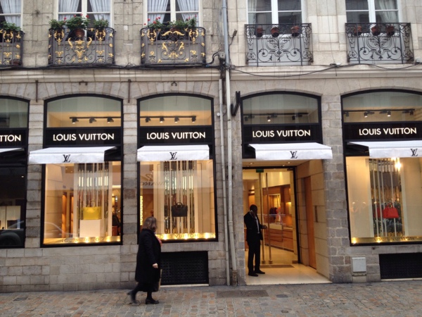 Shopping exklusiv in Lille bei Louis Vuitton
